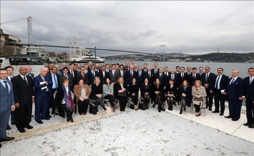 BAŞKAN UYSAL BAŞKONSOLOSLARLA BİR ARAYA GELDİ