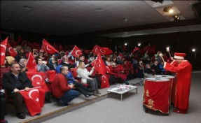 KÜÇÜKÇEKMECE´DE ZİHİNSEL ENGELLİLER MEHTERAN TAKIMI´NIN ÖZEL GÖSTERİSİ