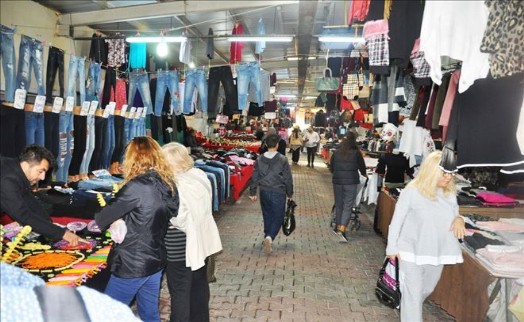 Göktürk Sosyete Pazarı´nın Müdavimi Çok
