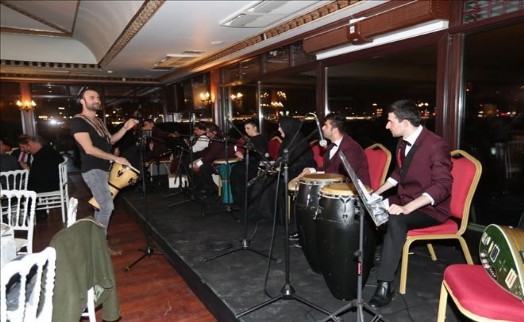 ?Engelsiz Orkestra? Dinleyenleri Mest Etti