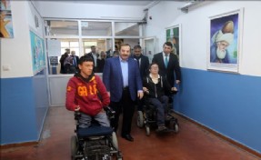 Esenyurt´ta Engelli Öğrencilerin Asansör Sevinci