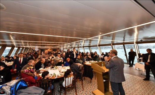 TAKSİCİLER ÜSKÜDAR VALİDE SULTAN GEMİSİ´NDE