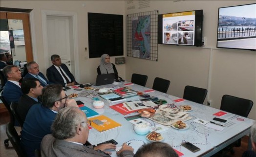 Vali Vasip Şahin´e ESTAM Sunumu Yapıldı