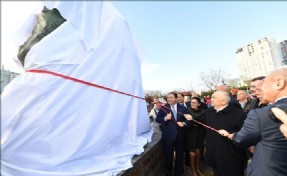 Cengiz Aytmatov Heykeli Maltepe´de Açıldı
