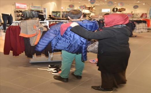 Soğuk Günlerin Sıcak Hediyesi Tuzla Belediyesi Gönül Elleri Çarşısı´ndan