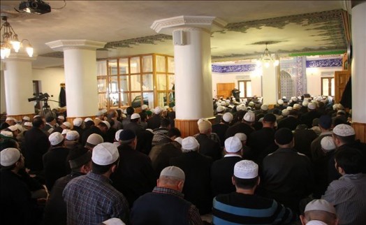 Gençler Kudüs İçin Sabah Namazında Dualarda Buluştular