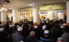 Gençler Kudüs İçin Sabah Namazında Dualarda Buluştular