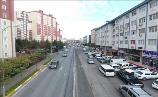BEYLİKDÜZÜ ALİ ÇEBİ CADDESİ´NDE TRAFİK SORUNU ÇÖZÜLÜYOR