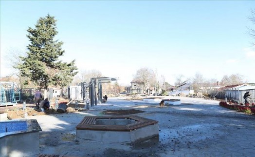Arnavutköy´de Yassıören Meydanı Düzenleme Çalışması Devam Ediyor