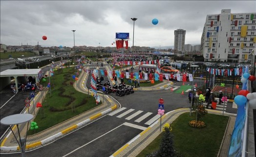Geleceğin Bilinçli Şoförleri Ümraniye Belediyesi Trafik Eğitim Parkı´nda Yetişiyor