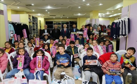 KAĞITHANE´DE SOSYAL MAĞAZA İLE YÜZLER GÜLÜYOR