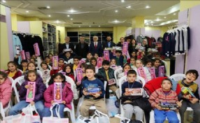 KAĞITHANE´DE SOSYAL MAĞAZA İLE YÜZLER GÜLÜYOR
