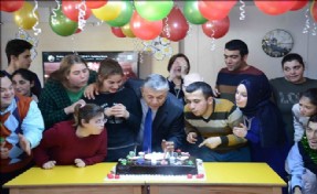 BİR TEBESSÜM YÜREKLERİ ISITTI