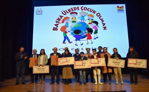 Zeytinburnu´nda Mülteci Çocukların Dramı Resim ve Yazıya Döküldü