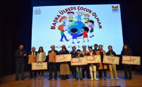 Zeytinburnu´nda Mülteci Çocukların Dramı Resim ve Yazıya Döküldü
