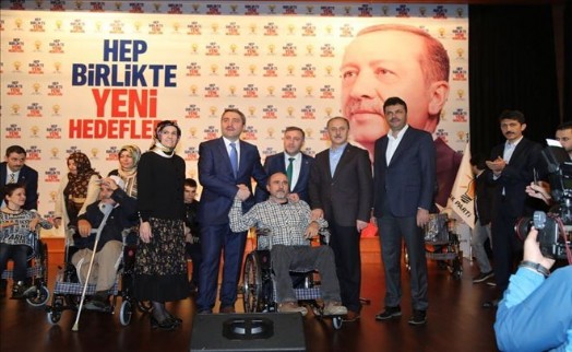 Bağcılar´da 32 Engelliye Tekerlekli Sandalyeleri Verildi