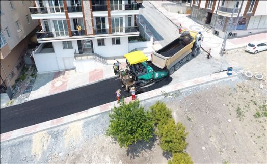 BEYLİKDÜZÜ´NDE ASFALTLAMA ÇALIŞMALARI HIZLANDI