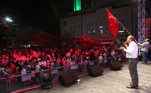 BİNLER ARNAVUTKÖY MEYDANI´NDA