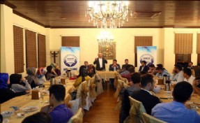 ?Bağcılarlı Gençler İçişleri Bakan Yardımcısı Mehmet Ersoy´u misafir etti?