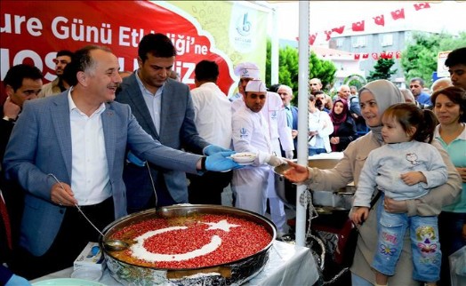 Bağcılar´da Aşure Kazanı Birlik ve Beraberlik İçin Kaynadı