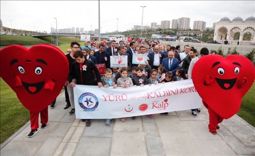 KÜÇÜKÇEKMECE´DE KALP GÜNÜ YÜRÜYÜŞÜ DÜZENLENDİ
