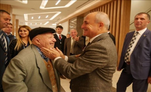 Başkan Akgün ?Büyükçekmece´nin Büyükleri´ni? Unutmadı