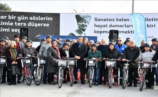 EMEKLERİNİN KARŞILIĞINI BİSİKLET İLE ALDILAR