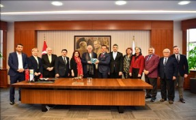 YUNANİSTAN ESKİ BAŞBAKANI PAPANDREU, İMAMOĞLU´NU ZİYARET ETTİ