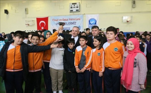 Geleneksel Çocuk Oyunları Eyüpsultan´da Unutulmuyor