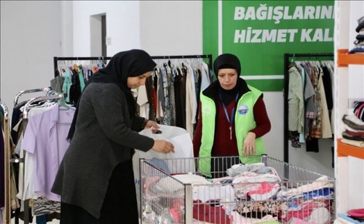 Sevgi Eli Market, Büyükçekmece´de Her Ay Bin Kişiyi Giydiriyor