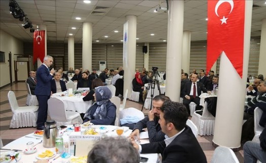 BAŞKAN KILIÇ ESKİ VE YENİ DÖNEM MECLİS ÜYELERİYLE BULUŞTU