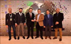 ÜSKÜDAR BELEDİYE BAŞKANI HİLMİ TÜRKMEN´E 'SPORA EN ÇOK DESTEK VEREN BELEDİYE BAŞKANI' ÖDÜLÜ VERİLDİ