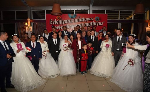 AVCILAR´DA ROMAN DÜĞÜNÜ