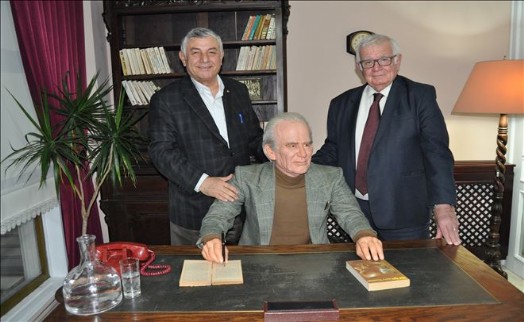 SINIF´IN ŞAİRİ RIFAT ILGAZ´A SAYGI