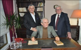 SINIF´IN ŞAİRİ RIFAT ILGAZ´A SAYGI