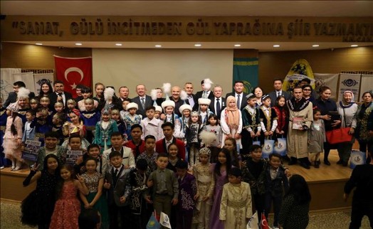 Kazaklar, bağımsızlıklarının 27. Yılını kutladılar