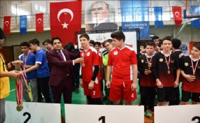 OKULLAR ARASI HENTBOL TURNUVASI SONA ERDİ