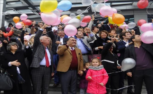 BEYLİKDÜZÜ´NDE DÜNYA KANSER GÜNÜ´NDE FARKINDALIK YARATTILAR