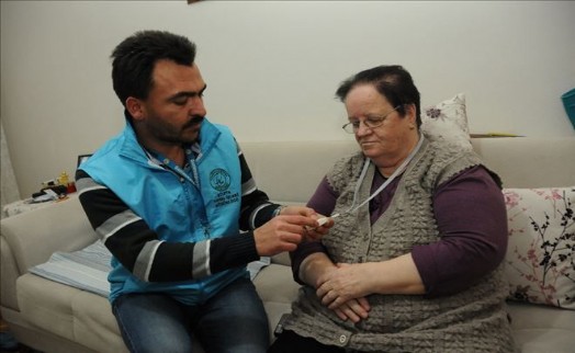 Gaziosmanpaşa´da ´Acil Hayat Butonu´ ile Kimsesiz Yaşlılar Güvende