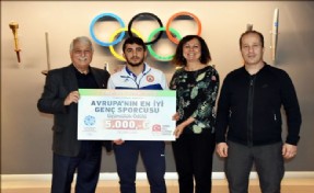 İBB´Lİ MİHRAÇ AKKUŞ´A ?AVRUPA´NIN EN İYİ GENÇ SPORCUSU´ ÖDÜLÜ