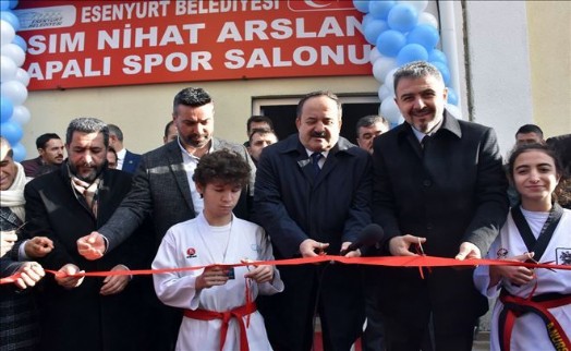 ESENYURT KAPALI SPOR SALONU VE ÖZEL EĞİTİM SINIFI BİRLİKTE AÇILDI