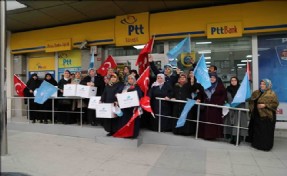 Bağcılarlı Kadınlar Mehmetçik İçin Kışlık Giyecek Ördü