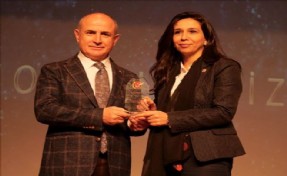 Başkan Akgün´e 2 Başarı Ödülü