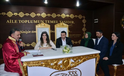 ESENYURT´TA 14 ŞUBAT´A ÖZEL 70 ÇİFT NİKHLANDI