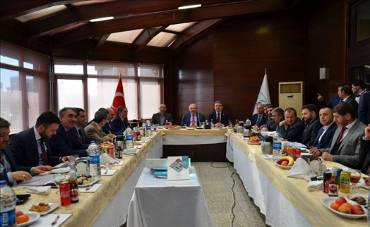 BAŞKAN UYSAL ESENYURT´TA YATIRIM VE PROJELERİ İNCELEDİ