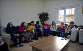 Maltepeli Kadınlar Çocuklar İçin örüyor