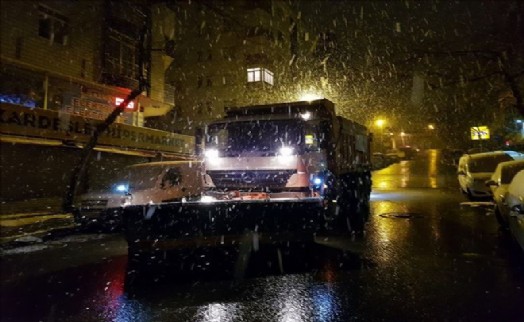 Maltepe´de 200 Personelle Kar Mücadelesi