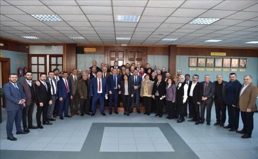 MESTANLI´DAN AVCILAR BELEDİYE MECLİSİNE ANLAMLI ZİYARET