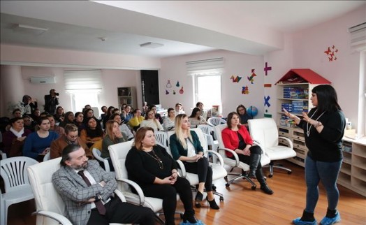 KÜÇÜKÇEKMECELİ EBEVEYNLERE ÇOCUK İSTİSMARI SEMİNERİ