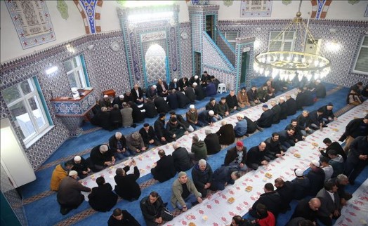 Başkan Hasan Can, Sabah Namazı Buluşmalarında Hidayet Camii Cemaatiyle Bir Araya Geldi